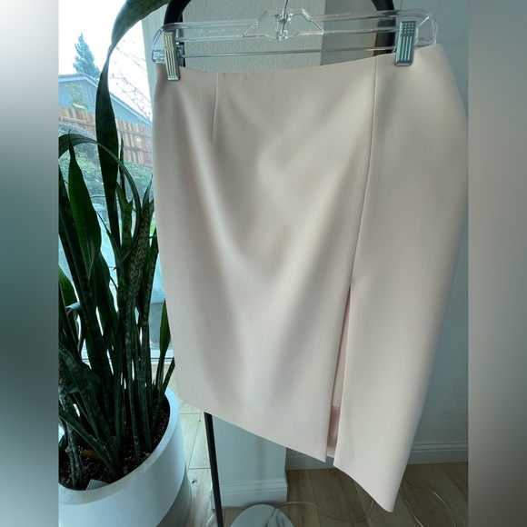 Light blush pink pencil skirt with side front slit - Picture 1 of 5